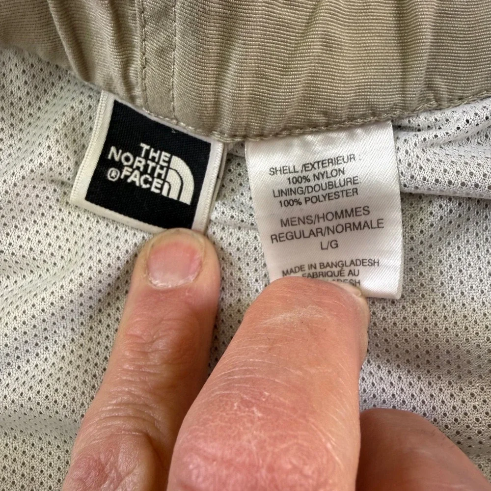 The North Face Mens Large Tan Nylon Hiking Shorts Mesh Lined‎ Belted RN61661